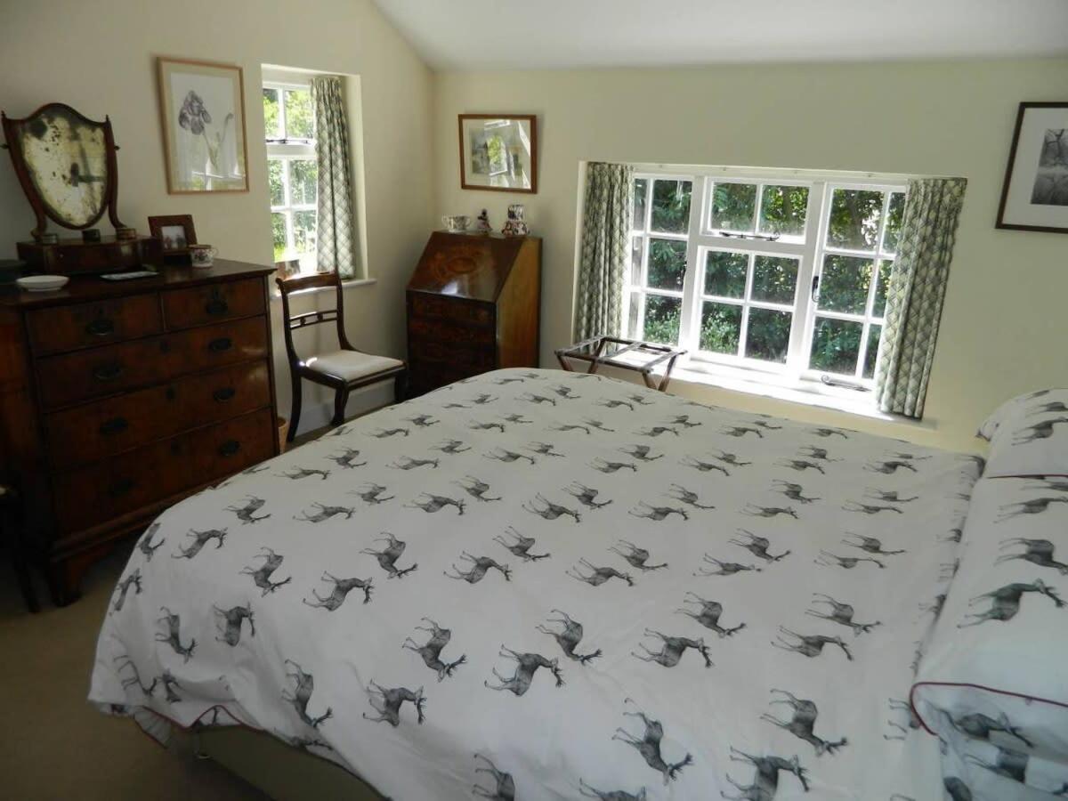 River Cottage A Country Retreat In Wooded Gardens East Stoke  Экстерьер фото