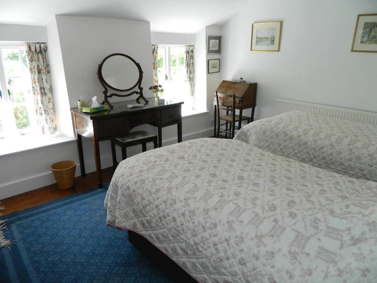 River Cottage A Country Retreat In Wooded Gardens East Stoke  Экстерьер фото